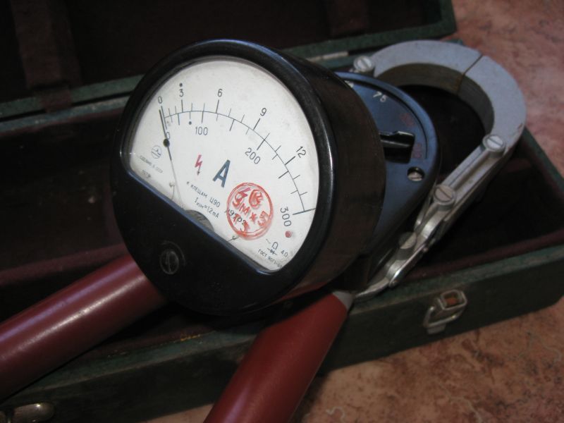 Клещи электроизмерительные Ц90